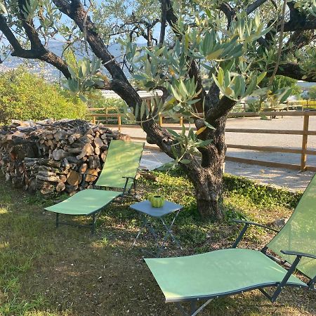 La Bastide de Jean Maison de charme dans un domaine equestre privé Grasse Esterno foto