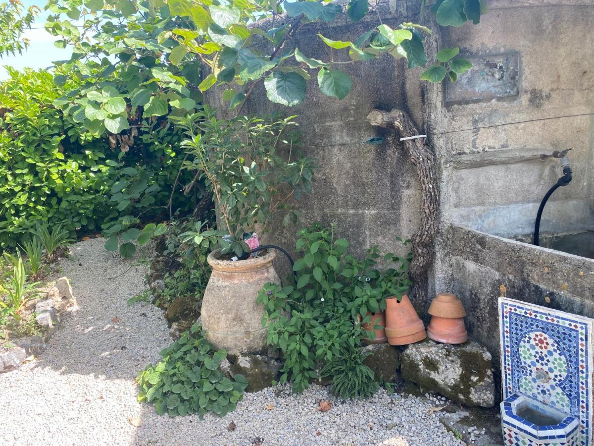 La Bastide de Jean Maison de charme dans un domaine equestre privé Grasse Esterno foto